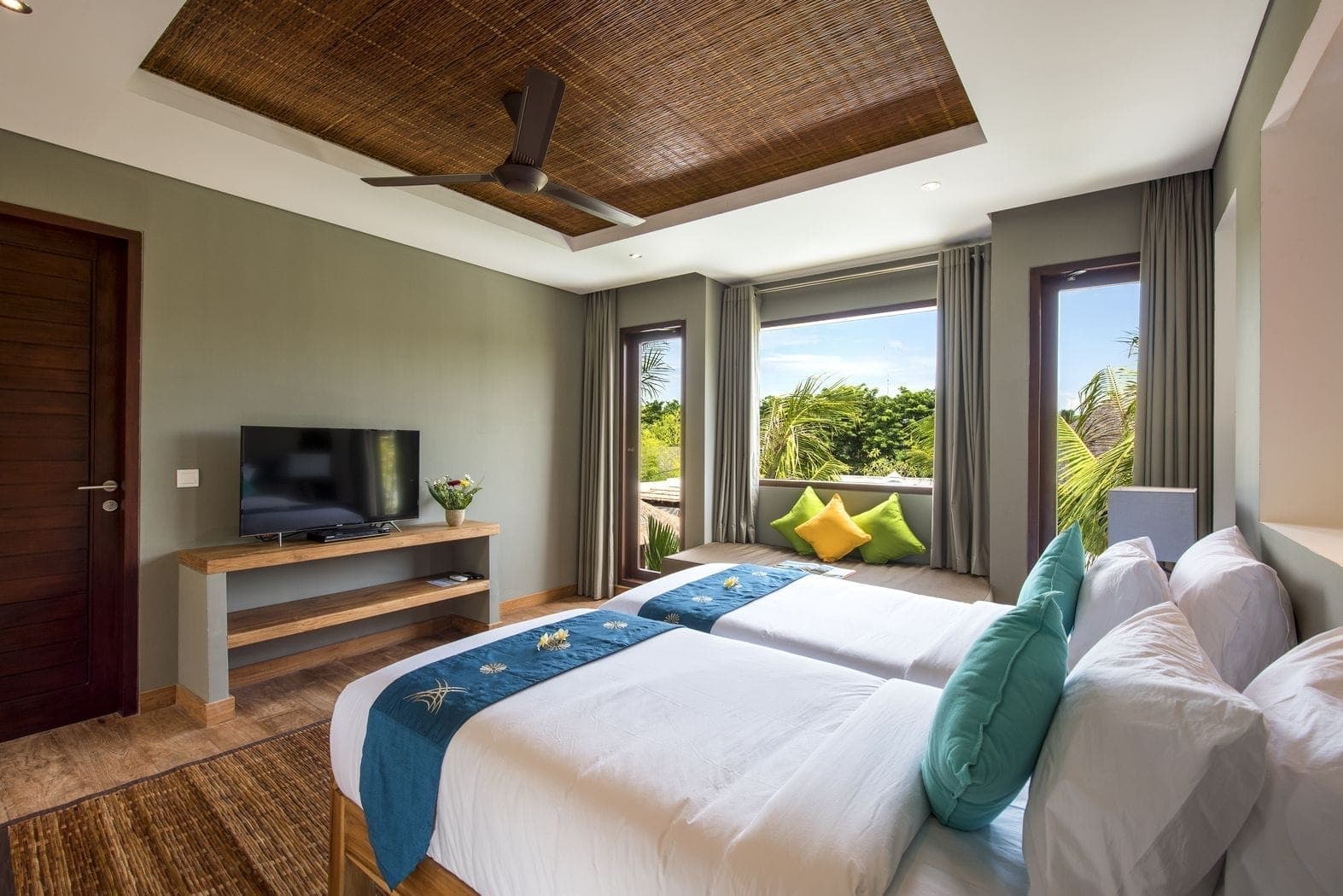 Bedroom 4 ensuite bathroom at Anam Villa