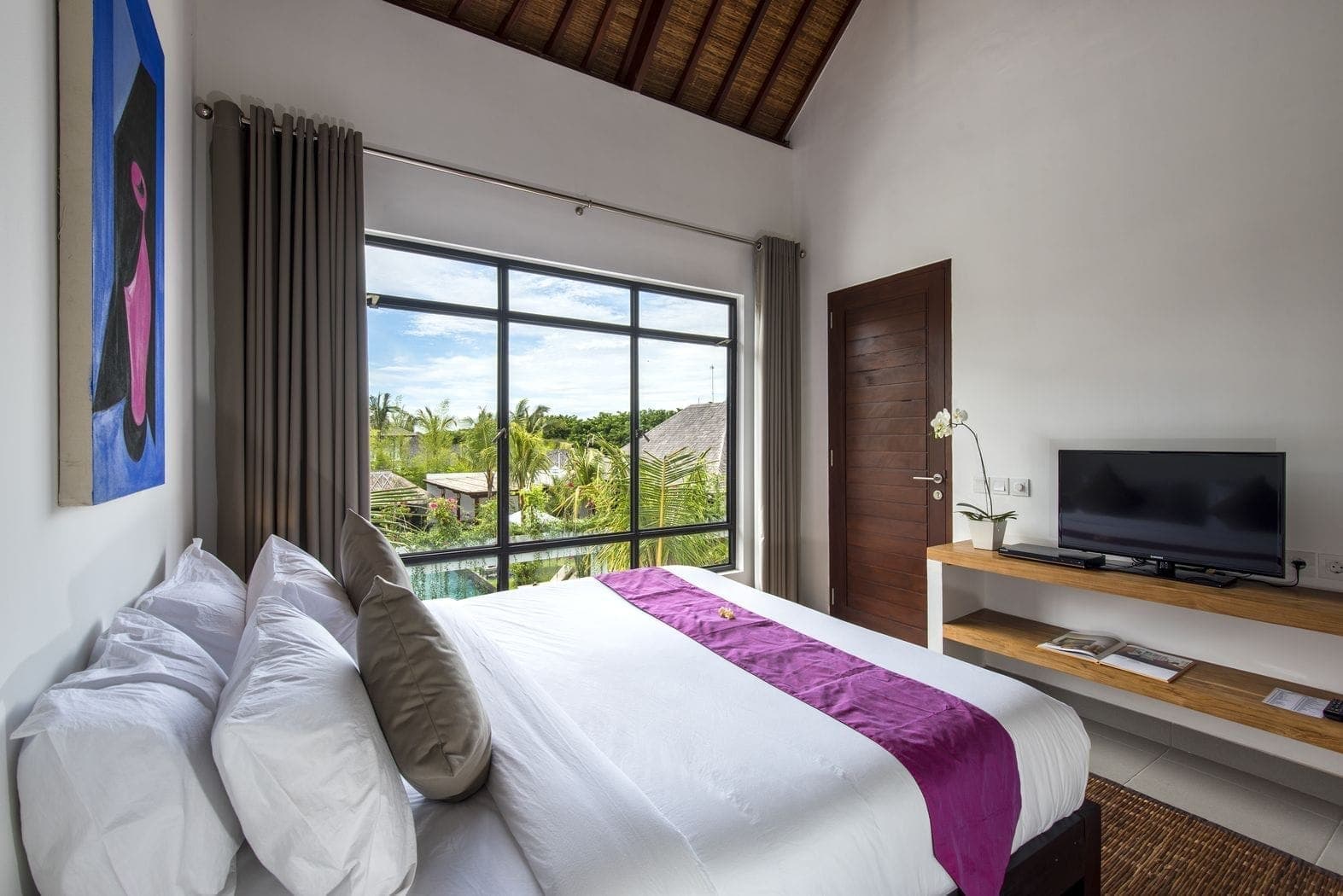 Bedroom 7 ensuite bathroom at Anam Villa